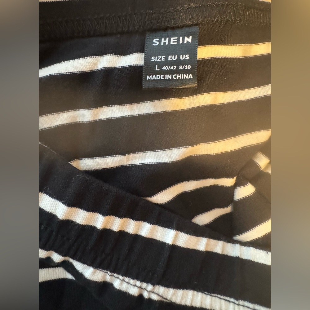 SHEIN Black and White Asymmetrical Skirt Large - Picture 4 of 4
